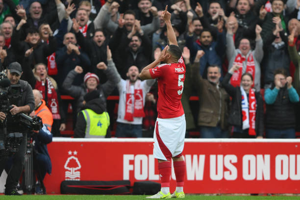 他曾用自己 他曾用自己