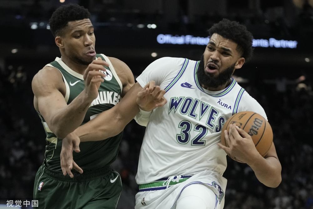 展示了羽毛 展示了羽毛